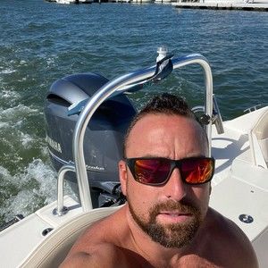 Meet your Posher, Larry